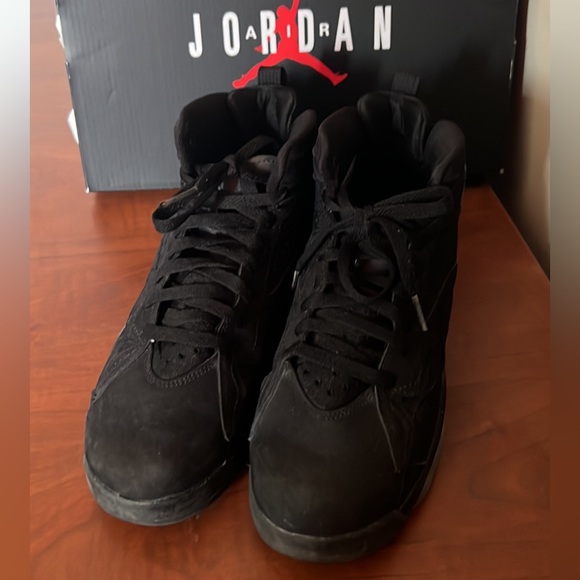 Nike Air Jordan Shoes Women Size 7 $165 or best offer - Picture 3 of 5